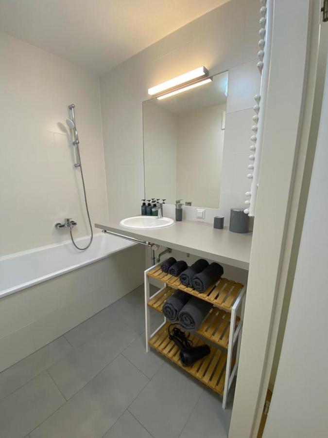 Apartment FeelHome Vienna, Subway U1 Kagran/Donauzentrum Wien